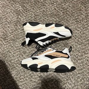 Steve Madden sneakers